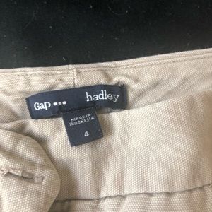 Size 4 Gap Aubrey cut shorts
